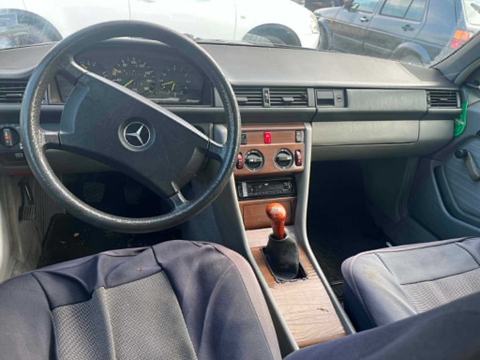 Mercedes 124 200Д 72 к.с. Мерцедес 124 1988г. на части