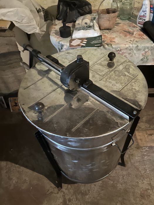 Центрофуга за мед