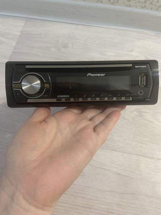 Автомобильный магнитофон