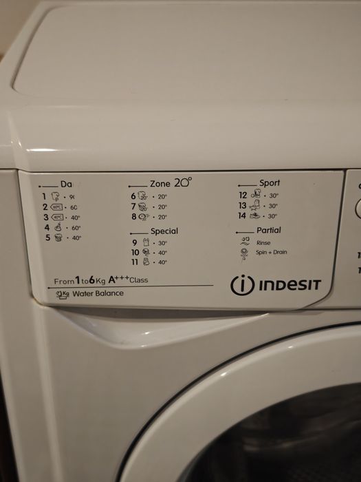 Masina de spălat Indesit aproape noua