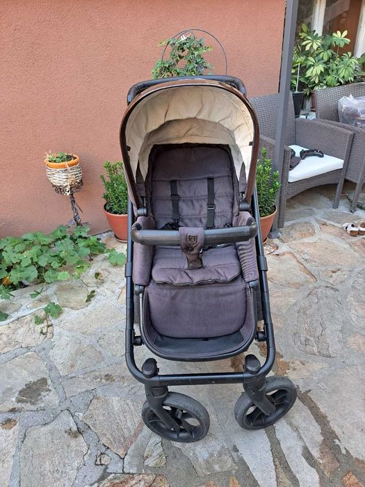 Бебешка количка 2 в 1 с включени аксесоари
