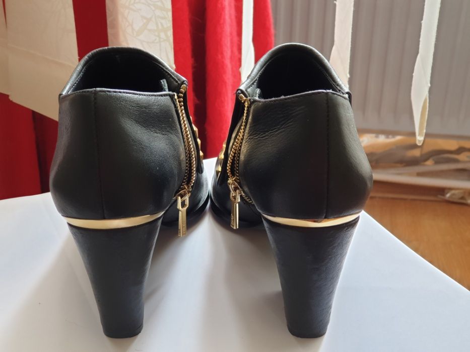 Botine cu toc Zara mar. 39