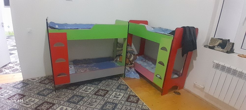 Bokcha uchun divanlar sotiladi xolati yaxshi