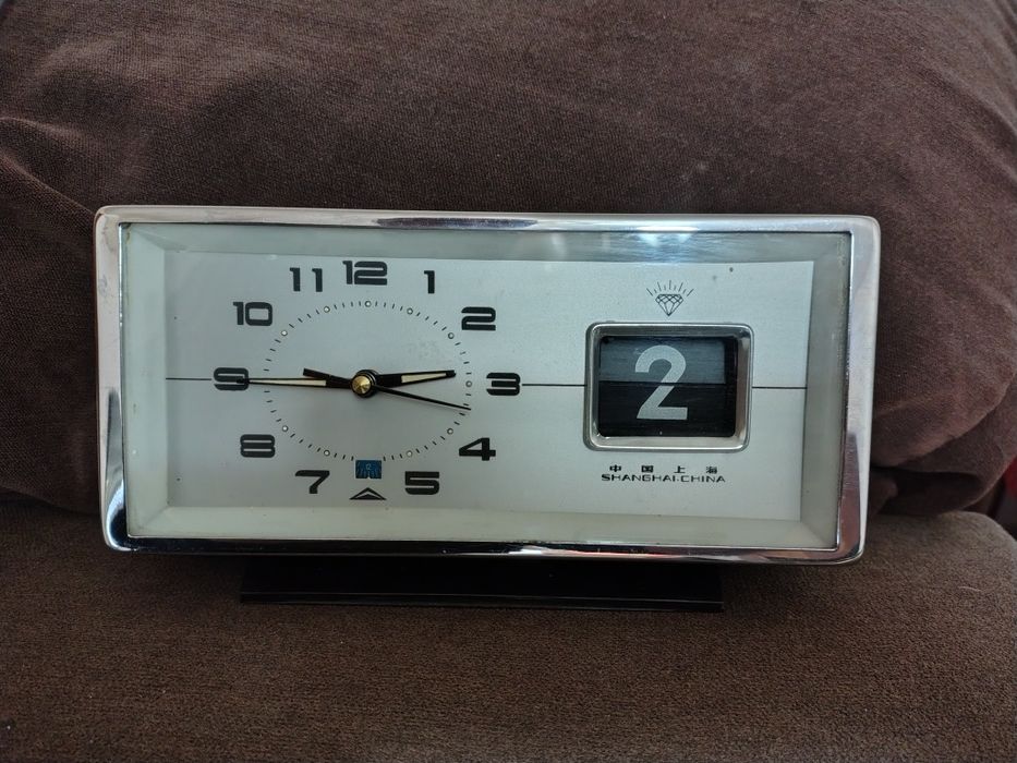Ceas de masă din anii '80 funcționează impecabil