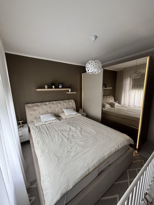 Vand apartament cu 2 camere