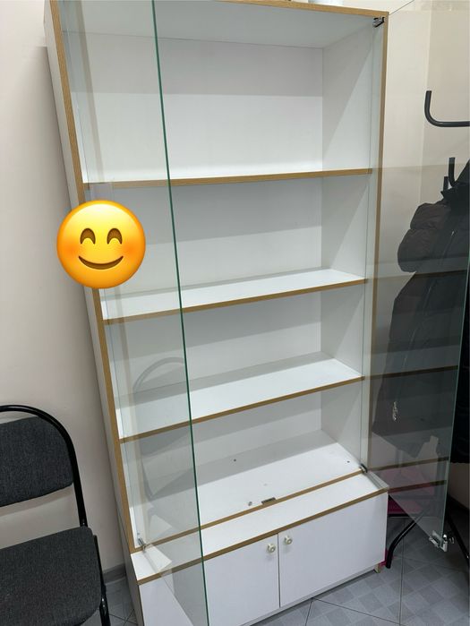 Продам шкаф витрина