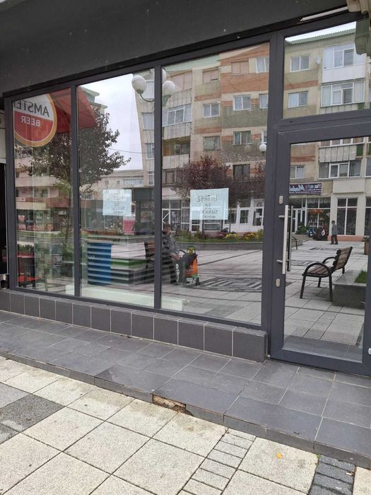 Spatiu comercial