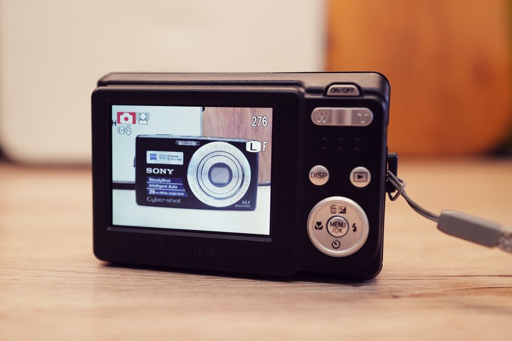 Aparat foto Fujifilm Finepix C20 12Mp Black baterii AA instagram Retro