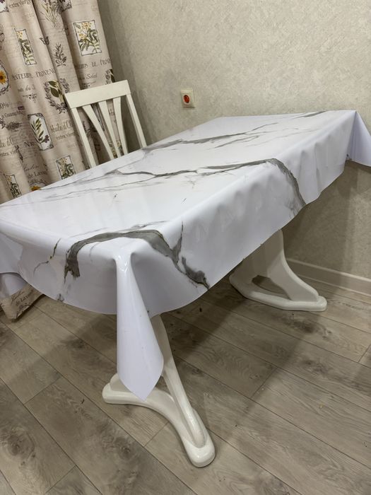 Продам стол деревянный