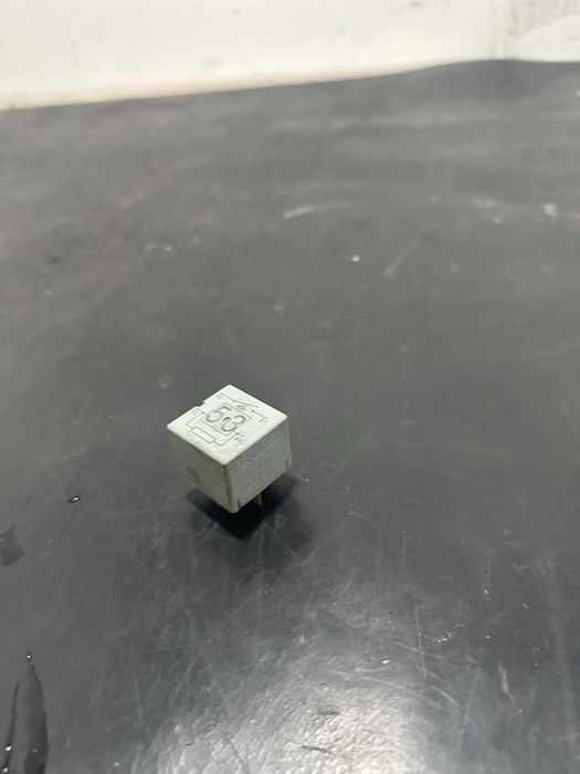 Releu Nr 53 Volkswagen Vw T4 Passat B5.5 Golf 4 |141951253B