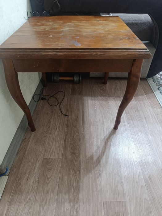 Журнальный столик