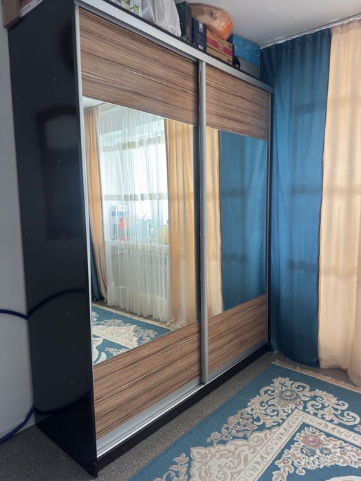 Шкаф купе (б/у) жақсы жағдайда.