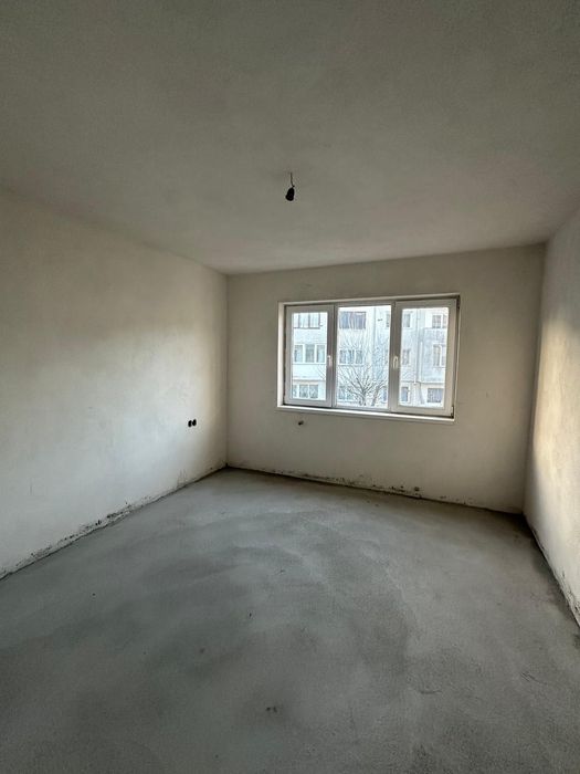 Apartment cu 3 camere de vanzare