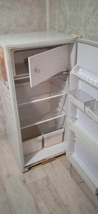 Холодильник Бирюса