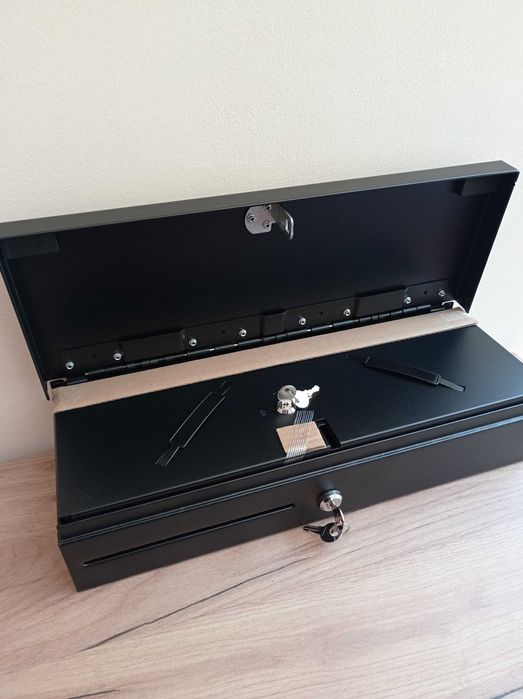 Сейф за банкноти с горно отваряне 
/ Флип топ /