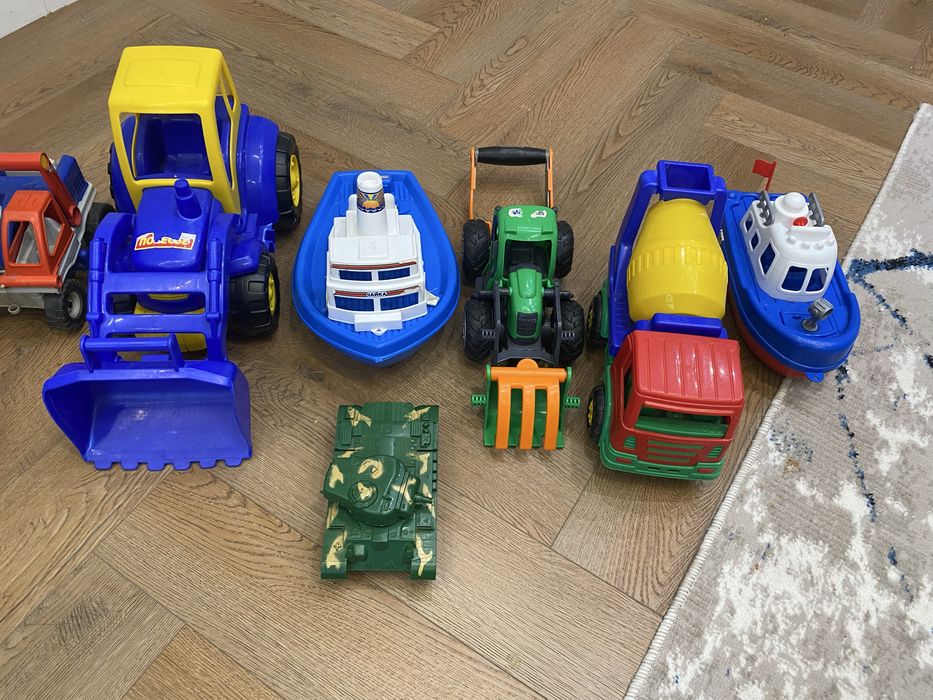 Продам игрушки машины фирмы Полесье