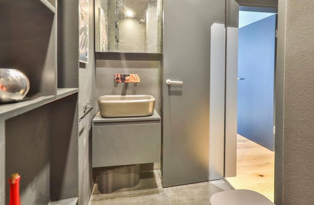 Дава се под наем Тристаен апартамент в София, Център - 70 кв.м за 1290 € - Снимка #8