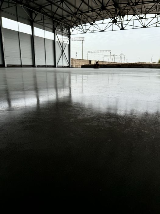 Промышленные бетонные полы | Топинговый пол | Ровная заливка