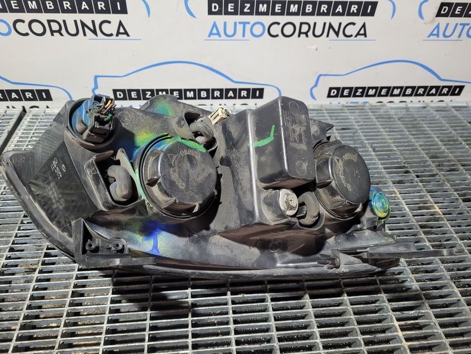 Far Stanga Opel Antara 2006 - 2011 SUV 4 Usi (437) Fara xenon CU DEFECT