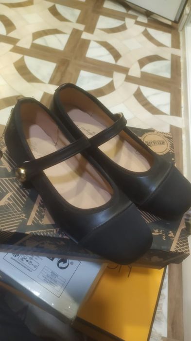 Продам балетки и кросовки