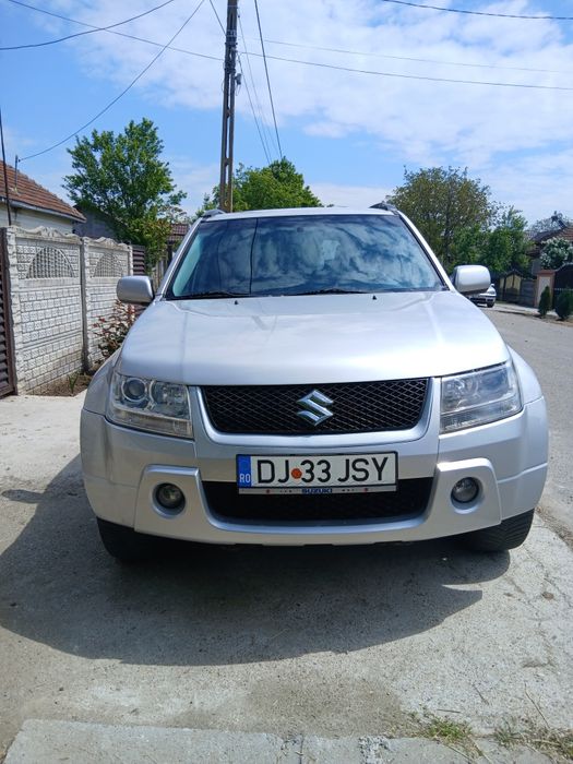 Vând sau schimb suzuki