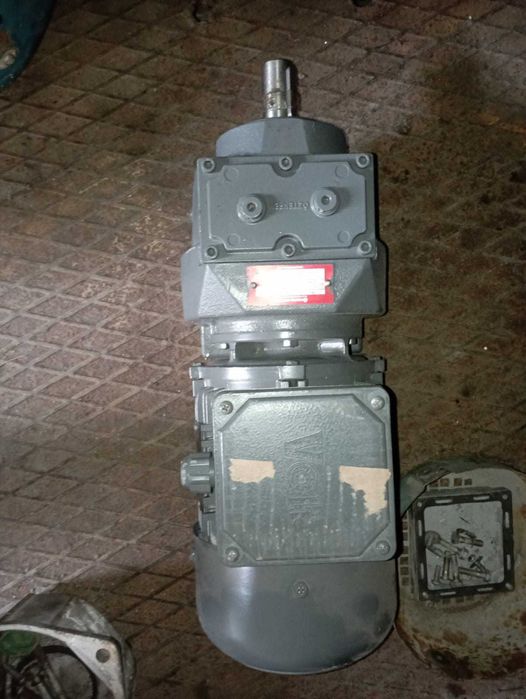 Электродвигатели в ассортименте