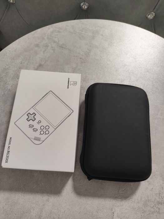 Продам игровую приставку