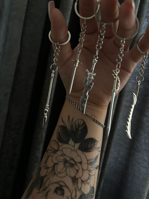 Брелки в форме мечей