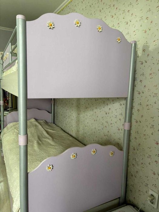 Двухъярусная кровать