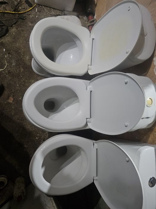 Продам унитазы в отличном состоянии