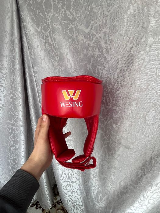 Красный Wesing шлем