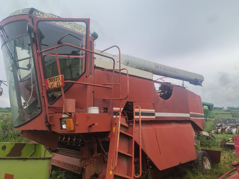 Dezmembrez Combine Agricole