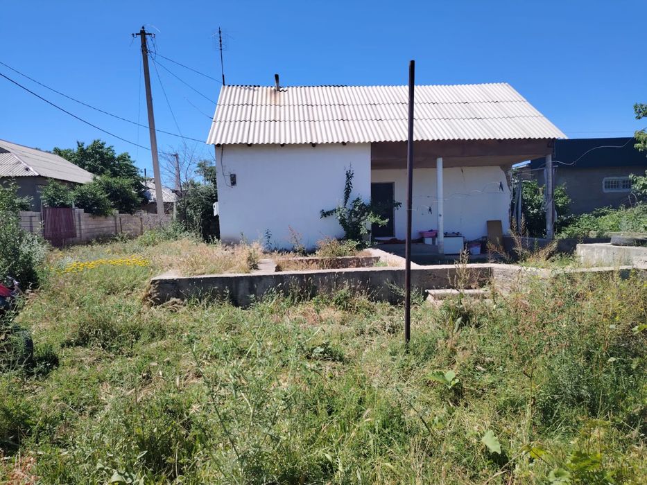 Үй сатылады 12 соттық жерімен