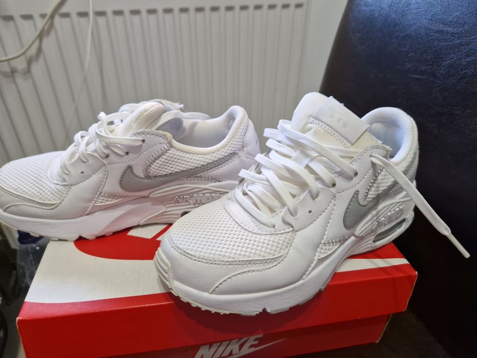 Adidasi Nike AirMax, marimea 36