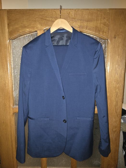 Costum barbatesc H&M