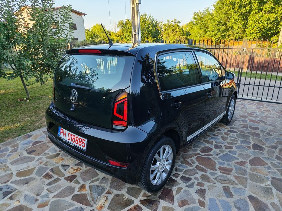 VW UP! Club facelift , an 2017, benzina, garantie