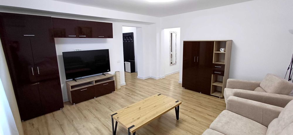 PROPRIETAR Închiriez apartament cu 2 camere  60mp