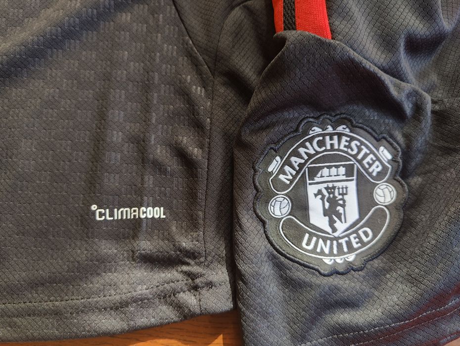 Тренировъчен футболен екип Manchester United Tiro Training  26/27