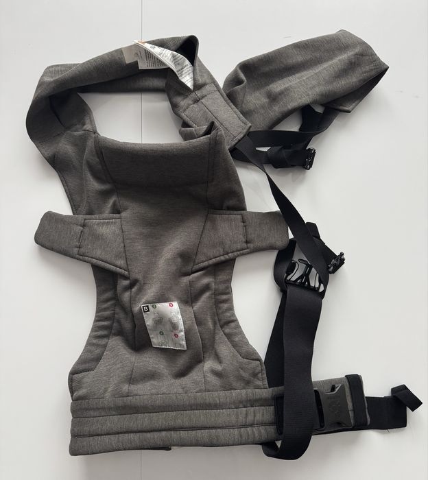 Хибритна ергономична раница за най-малките ERGOBABY EMBRACE ГРАФИТ