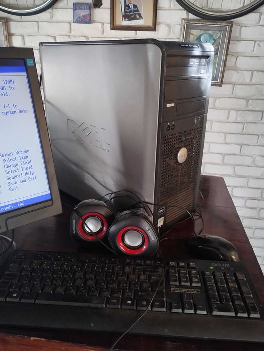 Пълна настолна компютърна конфигурация