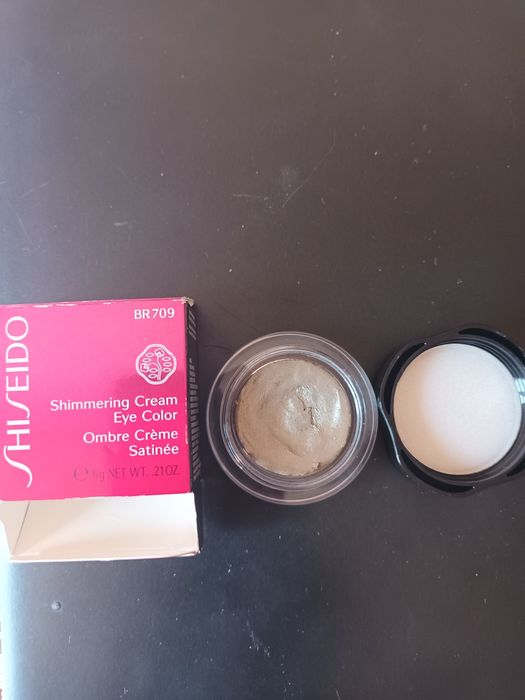 Нова спирала Dermacol с подарък  балсам за устни и сенки Shiseido