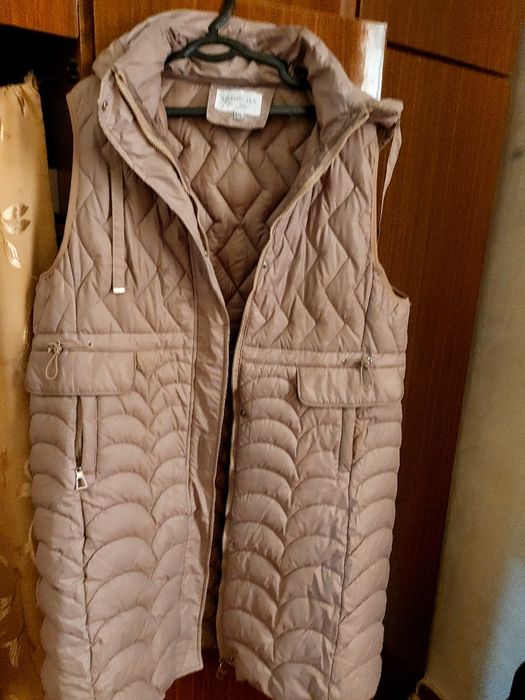 Утеплённые  модная безрукавка