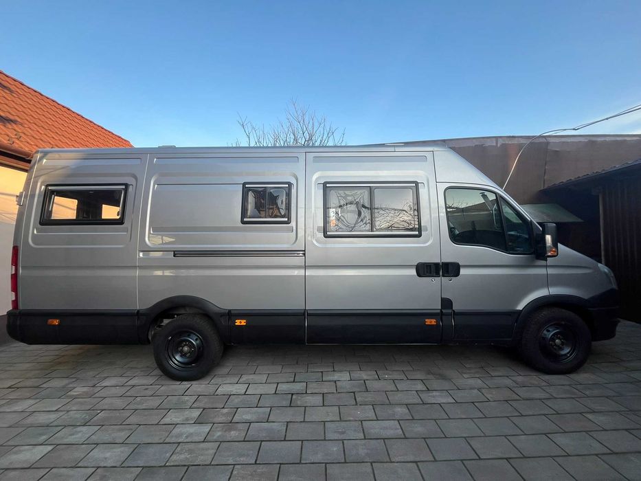Autorulota Iveco Daily, omologat M1, 3 locuri