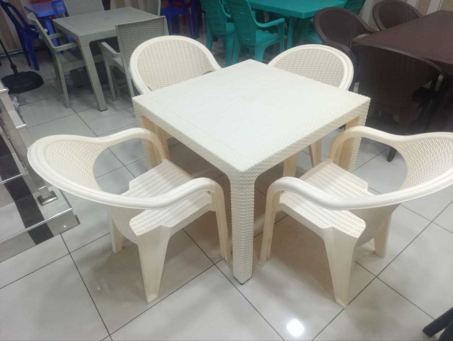 Комплект плетеной садовой мебели 4-местный (1 стол + 4 стула)