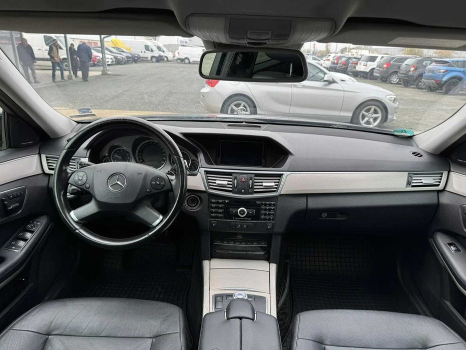 Mercedes-Benz E 350 AMG/231hp/кожа/шибидах/регистрирана