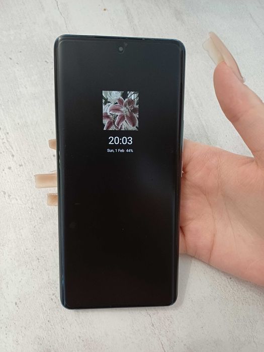 Телефон Vivo v25 pro