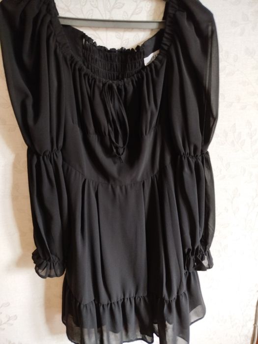 Продаю 2 женских платья