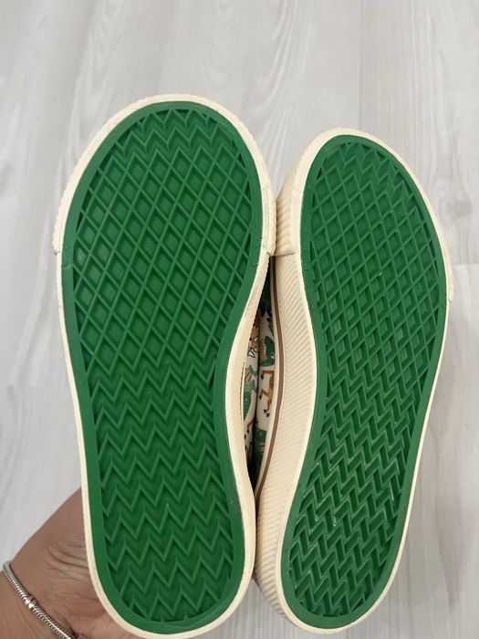 Tenesi noi marimea 27 H&m