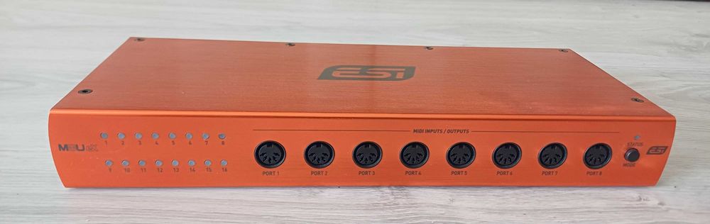 ESI M8U eX – Interfață MIDI USB 8x8 profesională