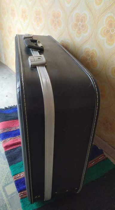 Ретро куфар чисто нов